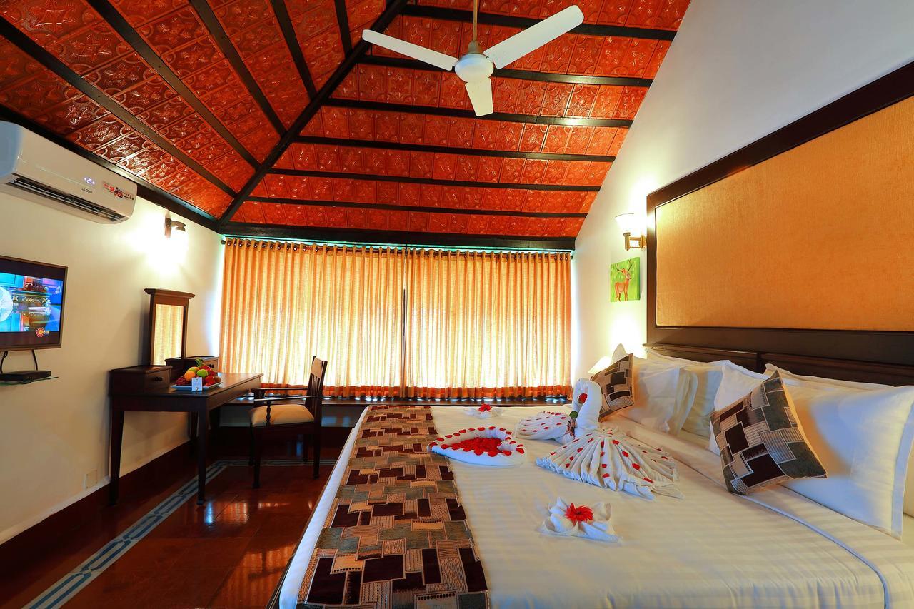 Nihara Resort&Spa Cochin Kochi Exteriör bild