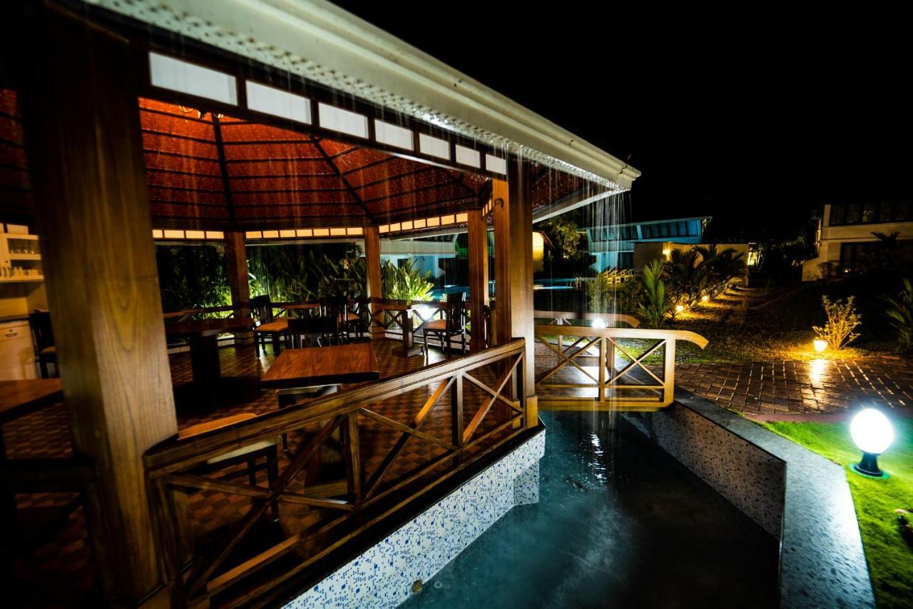 Nihara Resort&Spa Cochin Kochi Exteriör bild