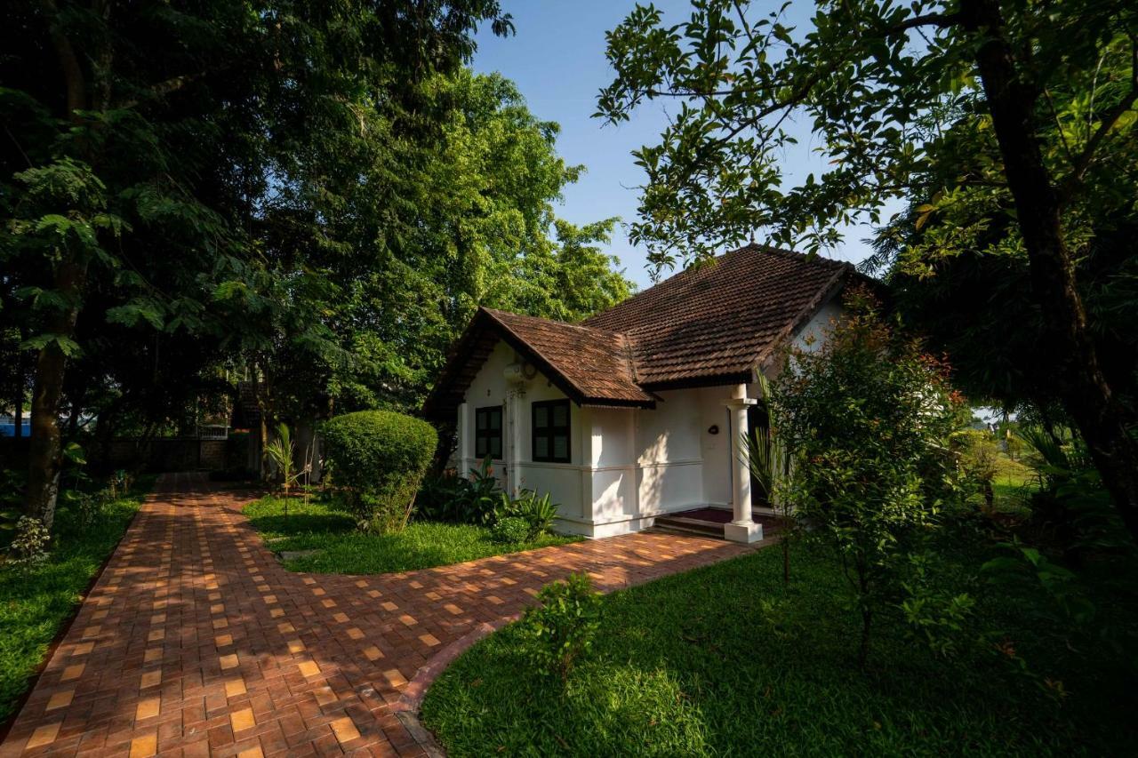 Nihara Resort&Spa Cochin Kochi Exteriör bild
