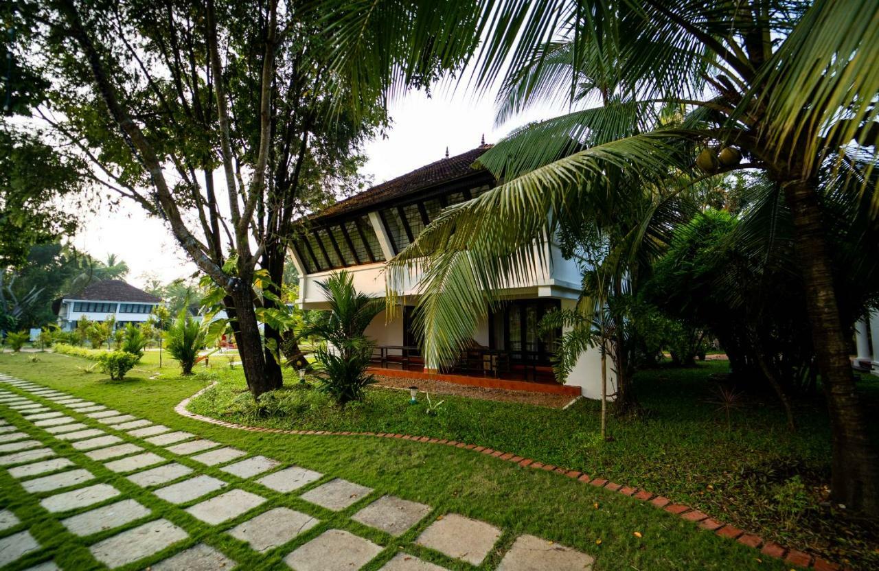 Nihara Resort&Spa Cochin Kochi Exteriör bild