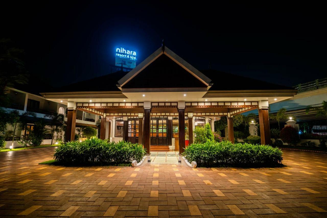 Nihara Resort&Spa Cochin Kochi Exteriör bild