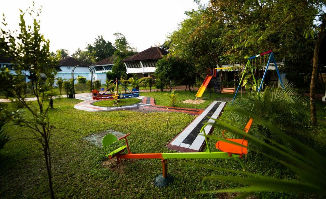 Nihara Resort&Spa Cochin Kochi Exteriör bild