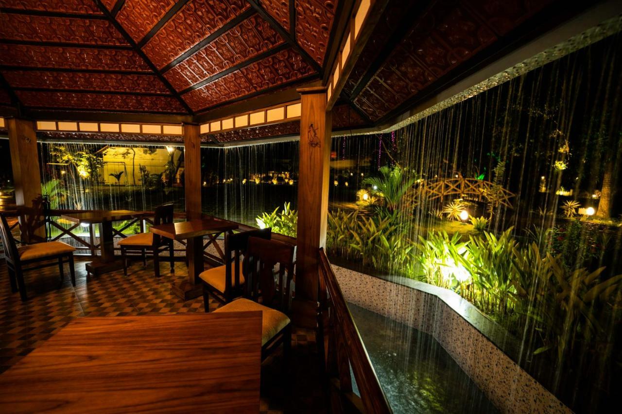 Nihara Resort&Spa Cochin Kochi Exteriör bild